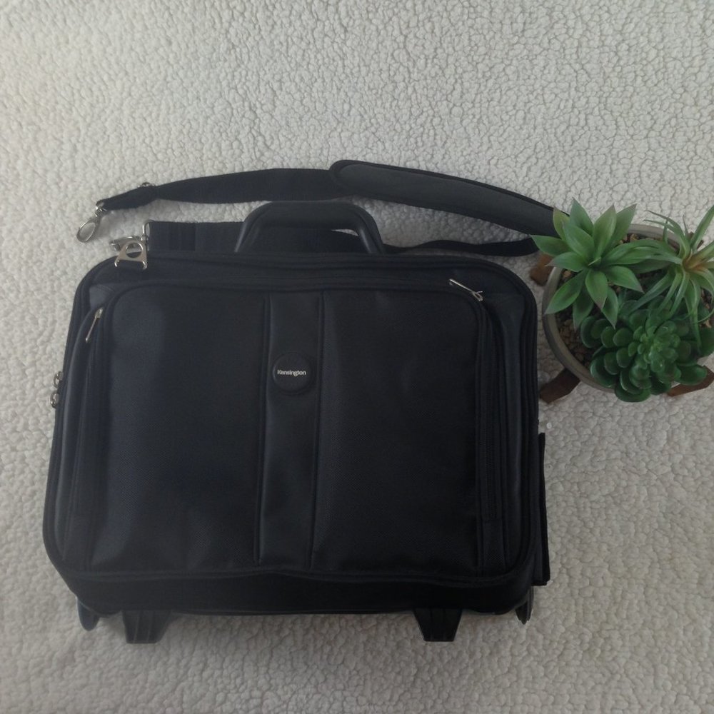 Kensington Contour Roller Rolling Laptop Bag Case 17 Inch K62348